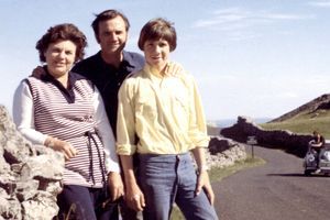 Mike Rinder with parents Barbara and Ian Rinder, England, ca. 1970